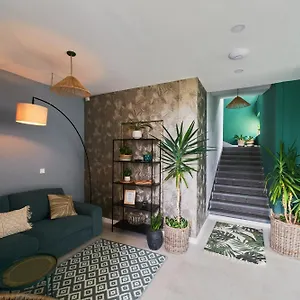 https://hostel-prazacka.praguehotelsweb.com