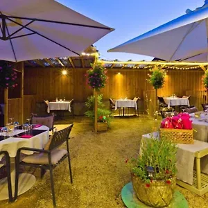 https://chez-vanessa.hotels-rhonealpes.com
